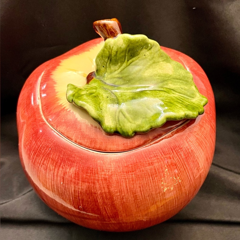 Vintage Red Delicious Apple Cookie Jar MCM Ceramic Canister Made in USA 11” Rare